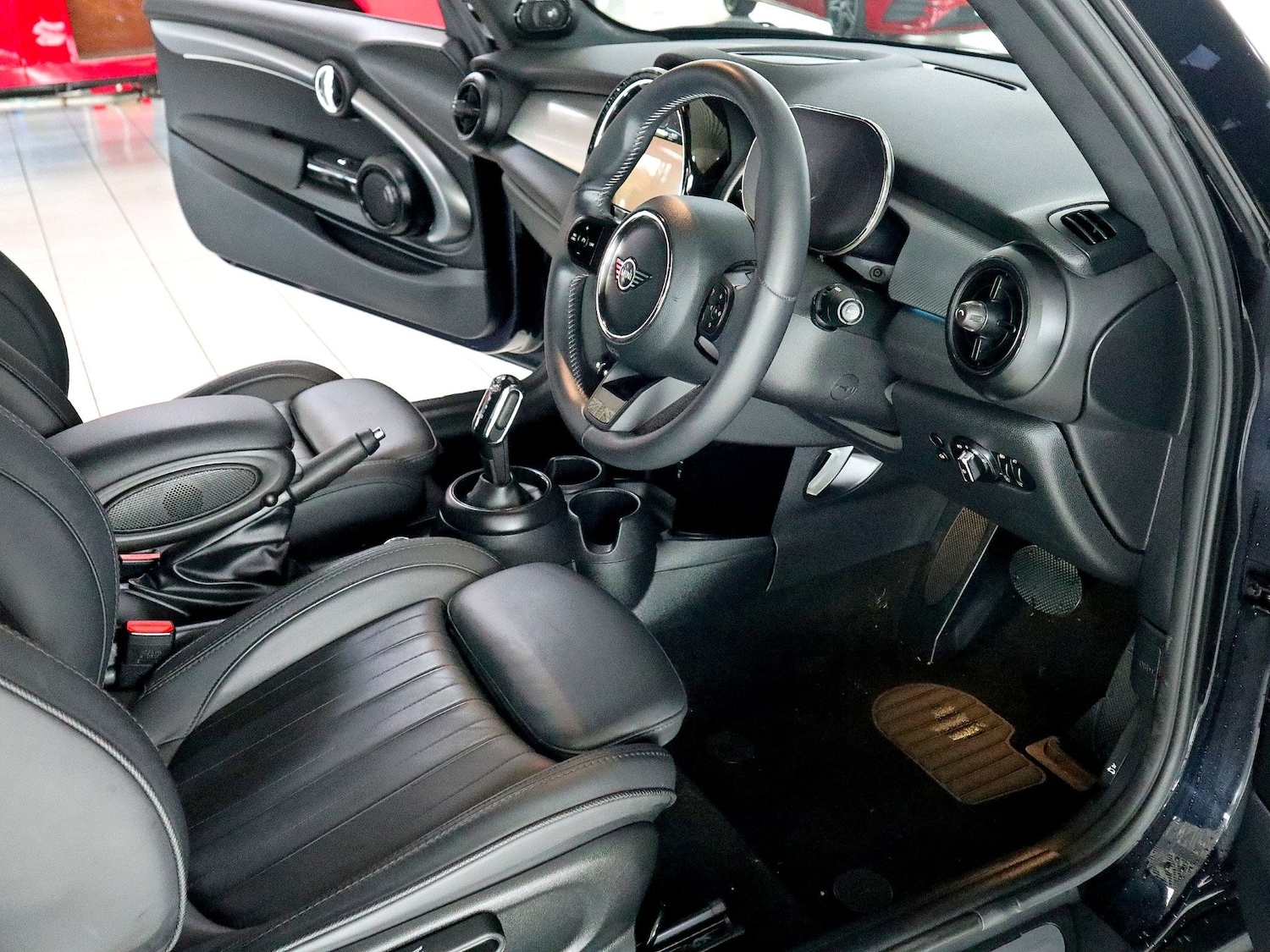 Used MINI Convertible 2023 for sale - 76058330: Photo 3