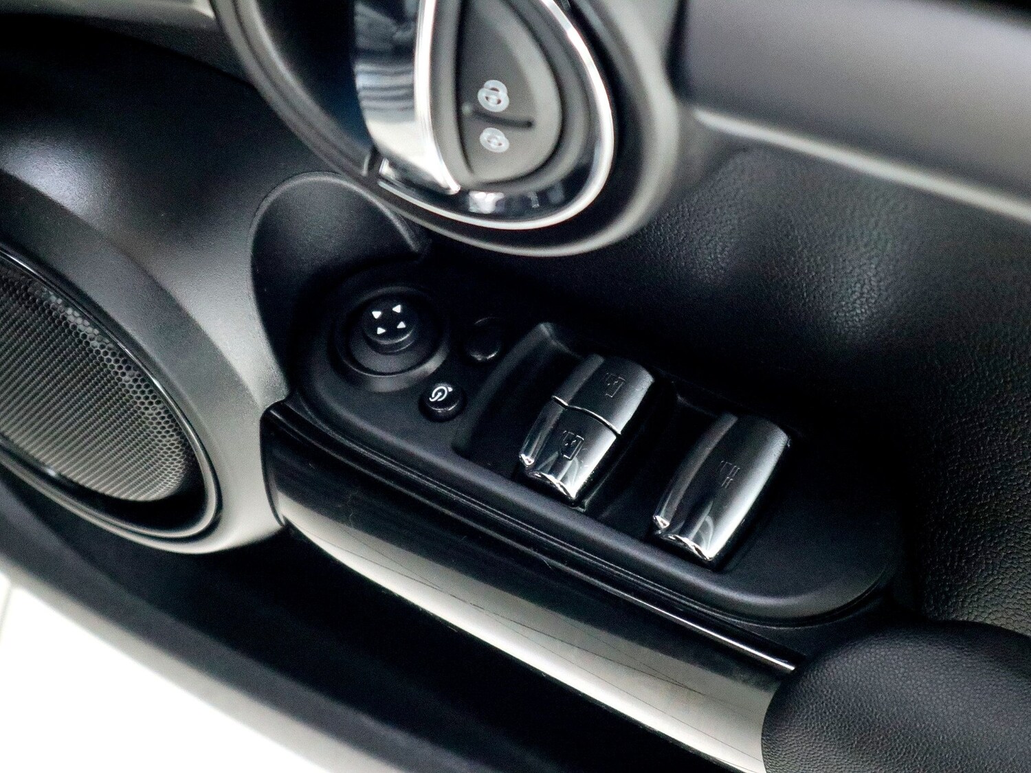 Used MINI Convertible 2023 for sale - 76058330: Photo 30