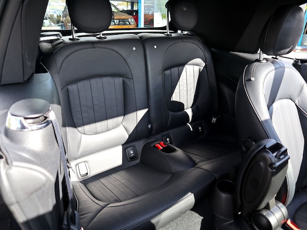 Used MINI Convertible 2023 for sale - 76058330: Photo 4