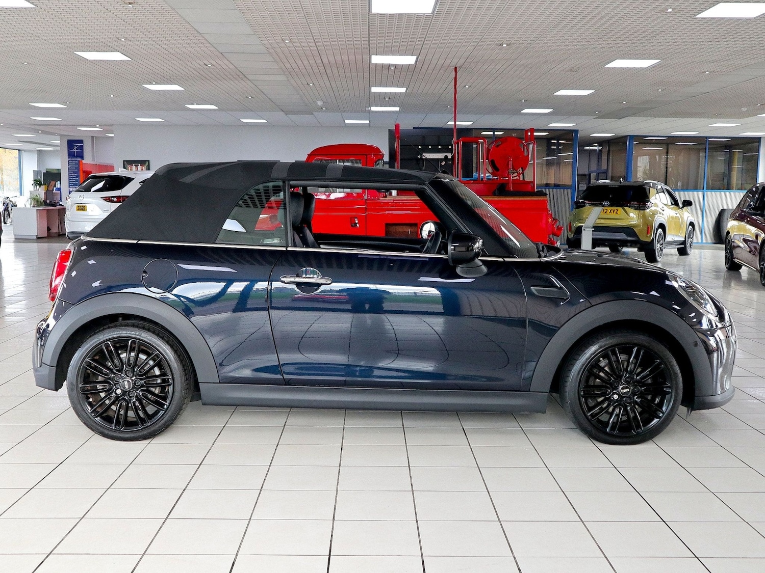 Used MINI Convertible 2023 for sale - 76058330: Photo 6