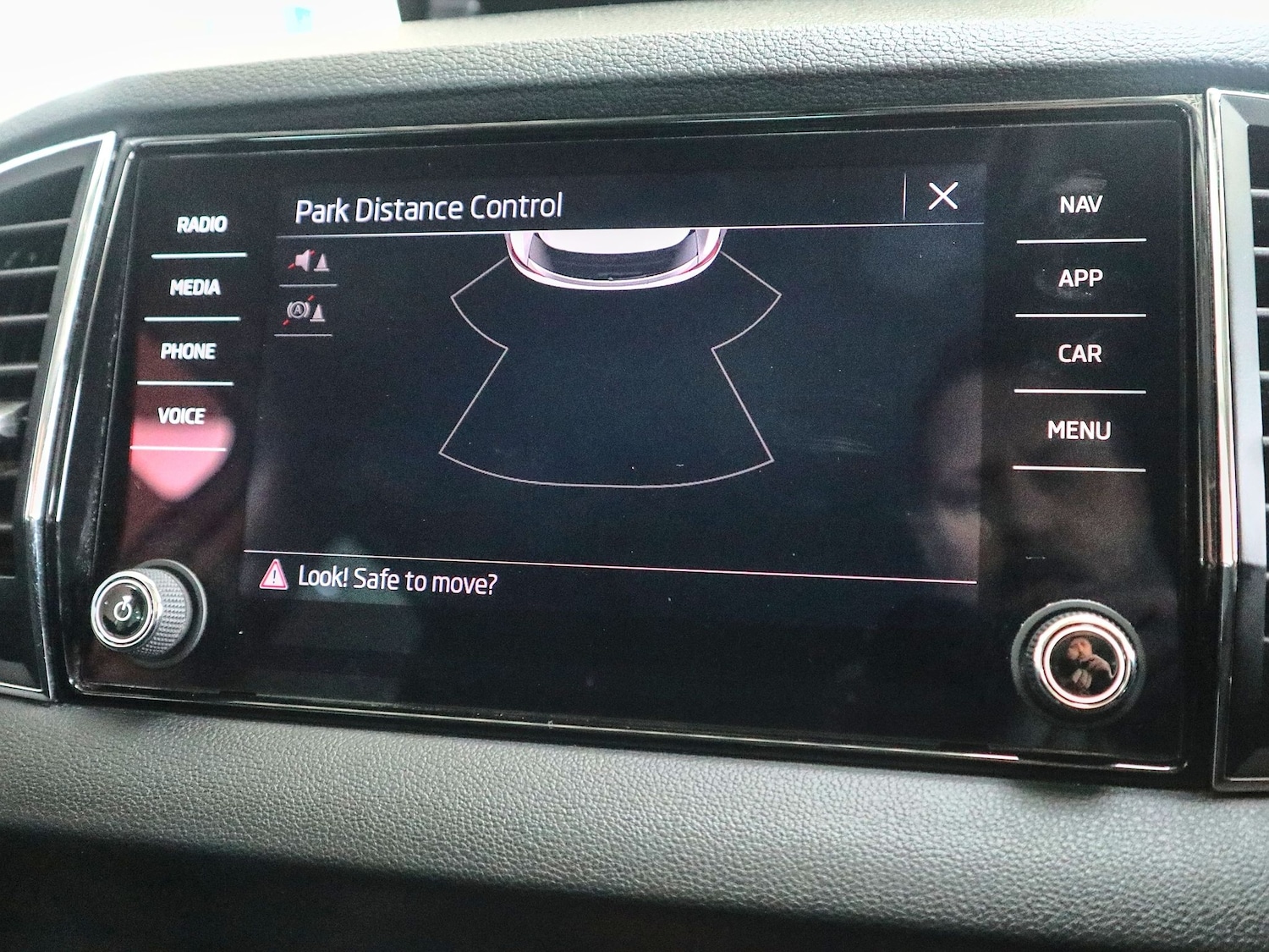 Used Skoda Karoq 2023 for sale - 77656518: Photo 33