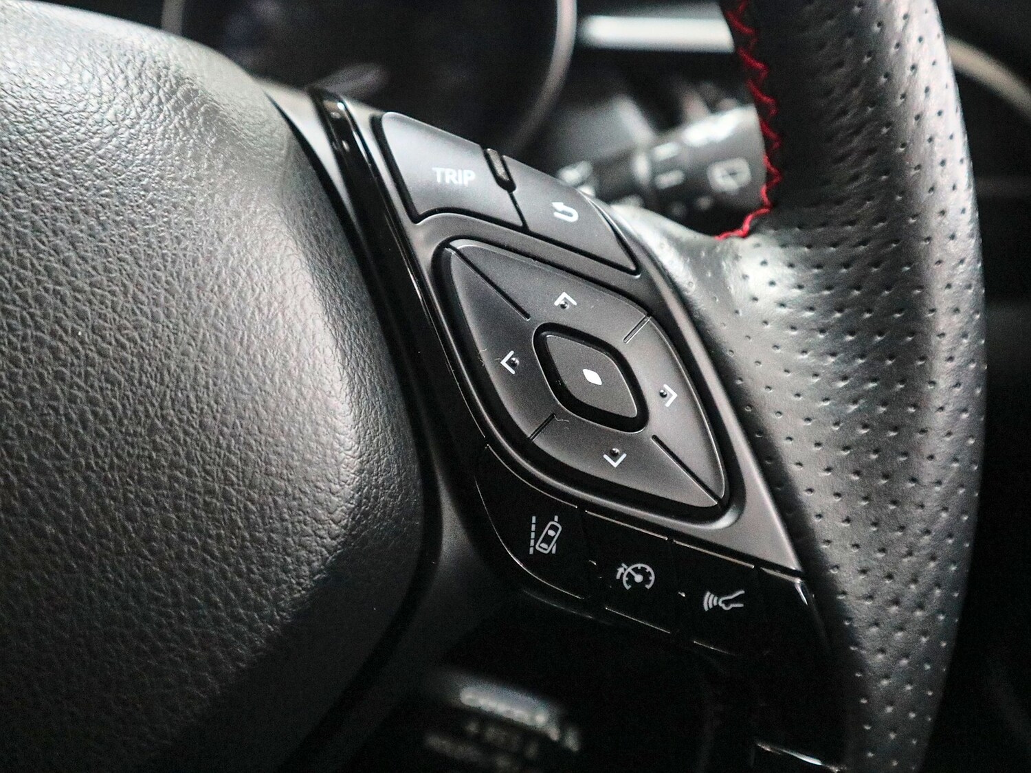 Used Toyota C-HR 2022 for sale - 77465971: Photo 41