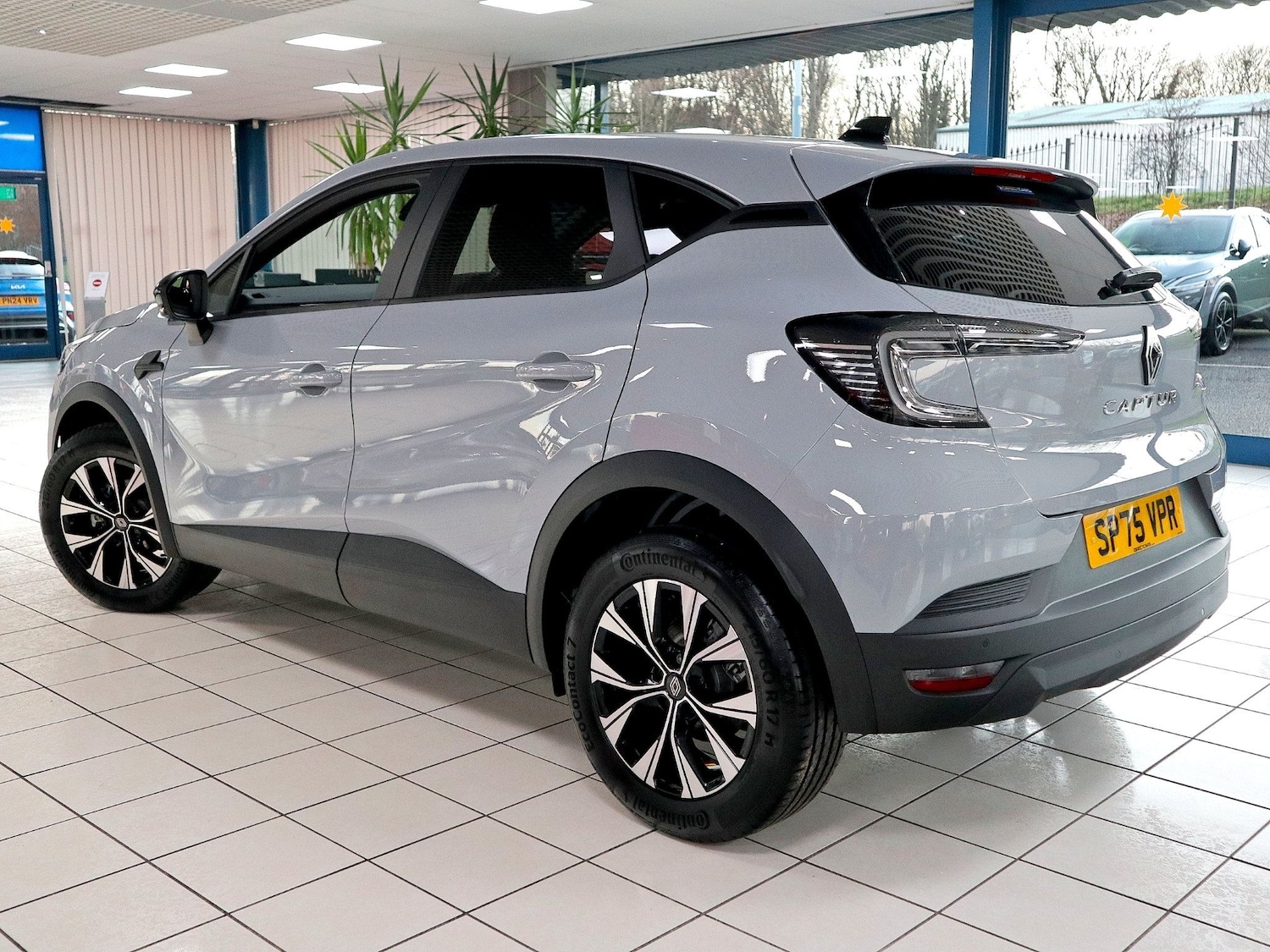 Used Renault Captur 2025 for sale - 77008426: Photo 2