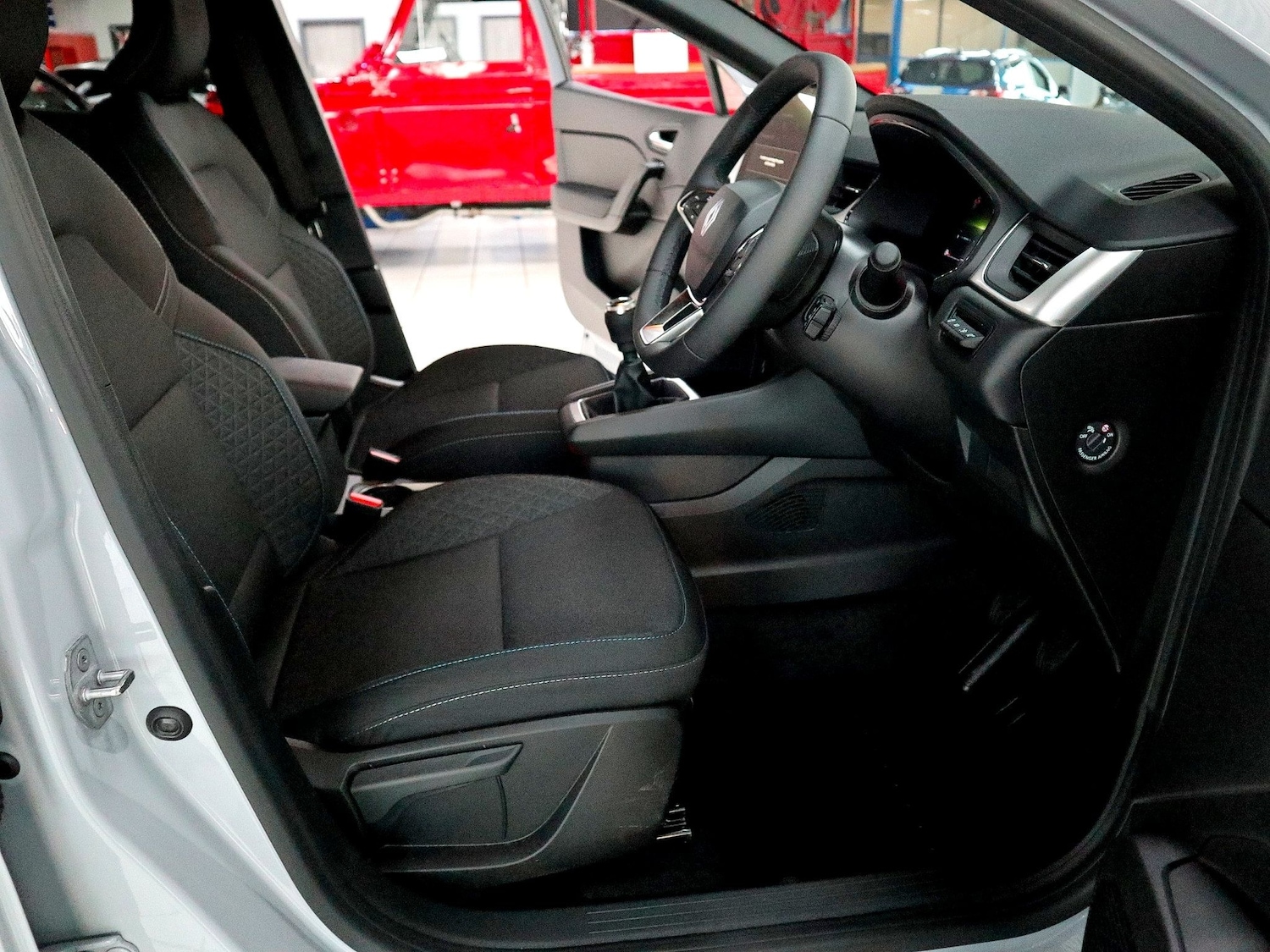 Used Renault Captur 2025 for sale - 77008426: Photo 3