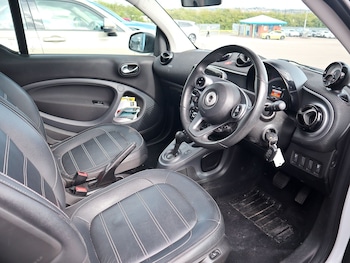 Used smart fortwo 2019 for sale - 78921330: Photo