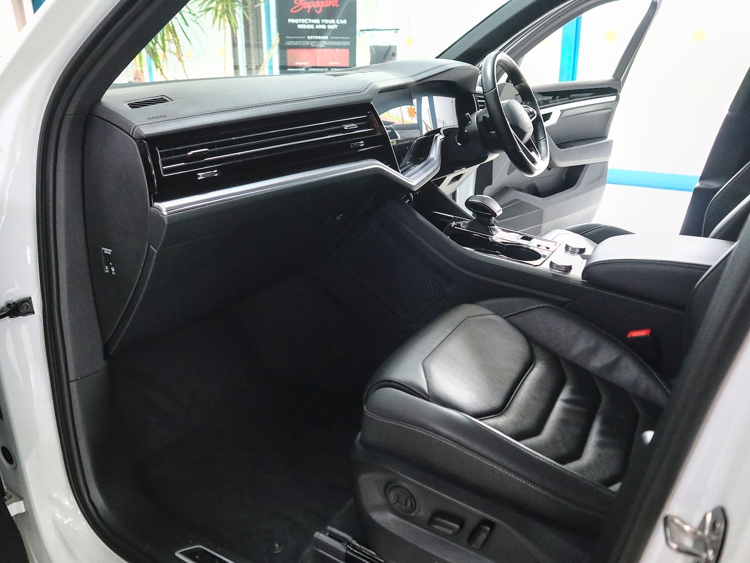 Used Volkswagen Touareg 2022 for sale - 77370888: Photo 4