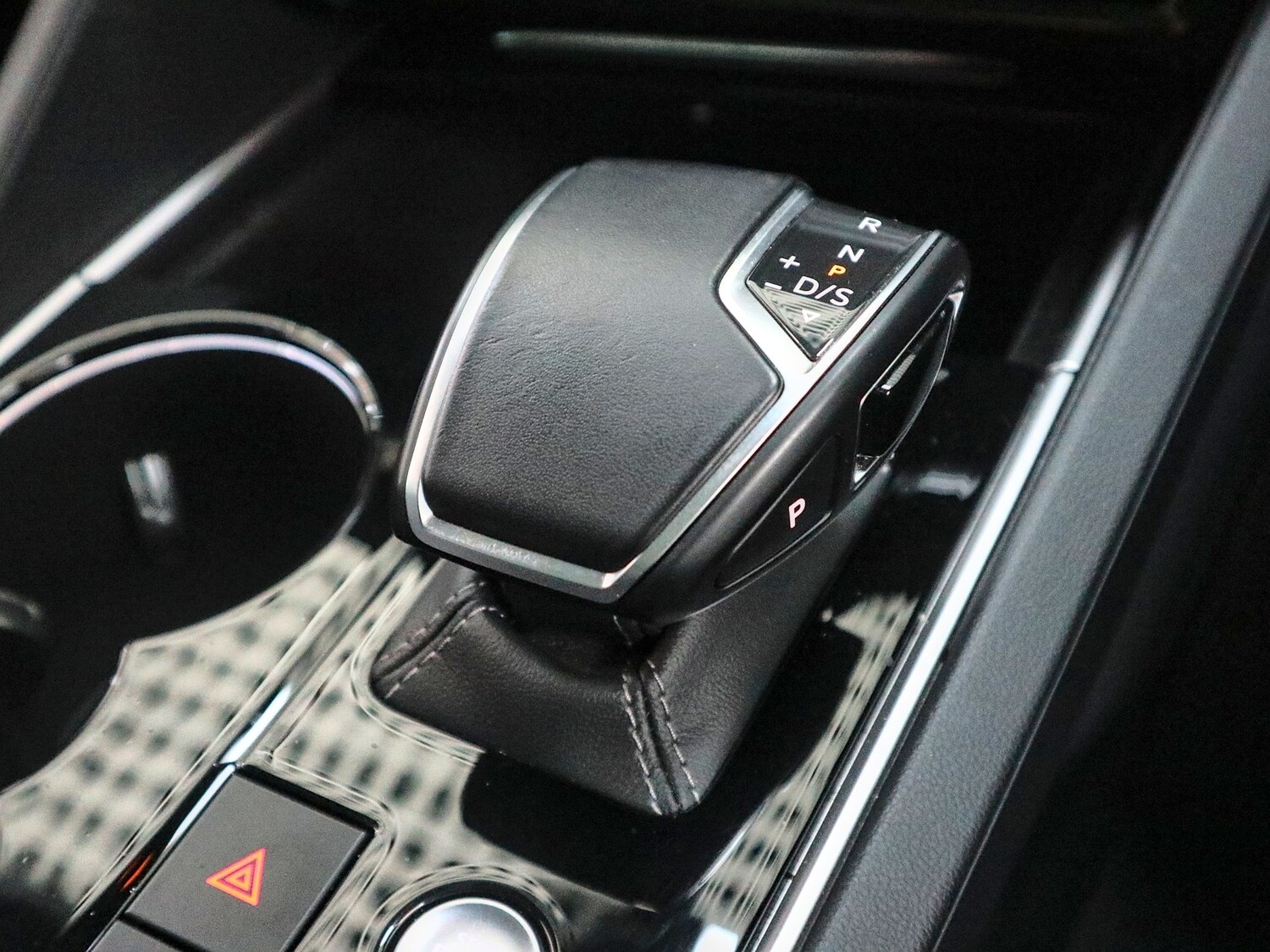 Used Volkswagen Touareg 2022 for sale - 77370888: Photo 40