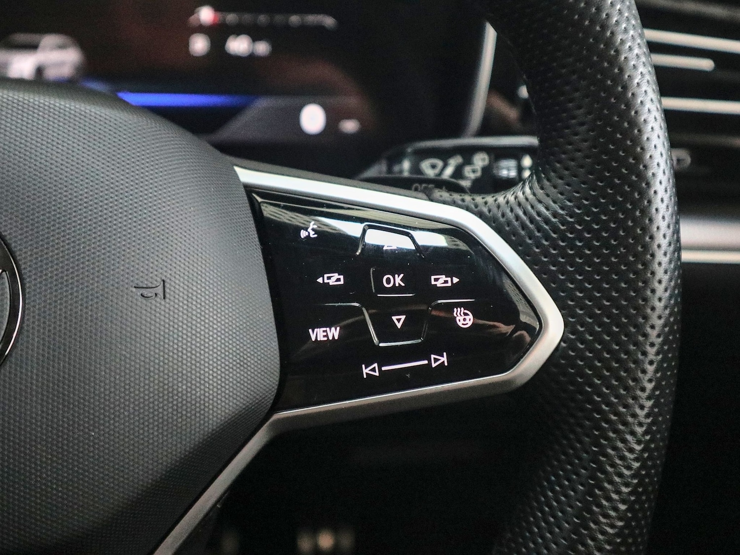 Used Volkswagen Touareg 2022 for sale - 77370888: Photo 44