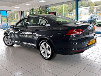 Used Volkswagen Passat 2020 for sale - 76268785: Photo 2