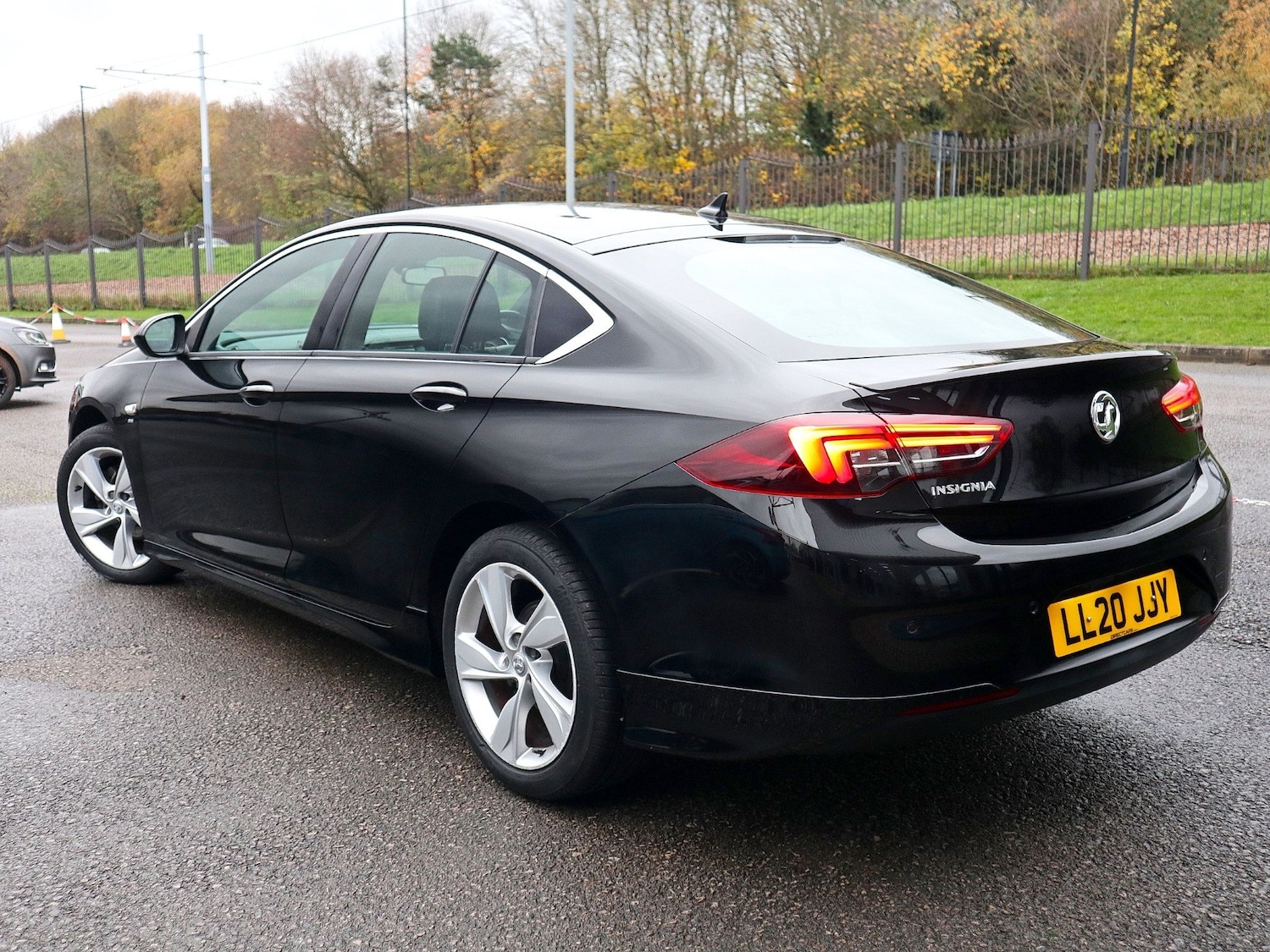 Used Vauxhall Insignia 2020 for sale - 76548005: Photo 2