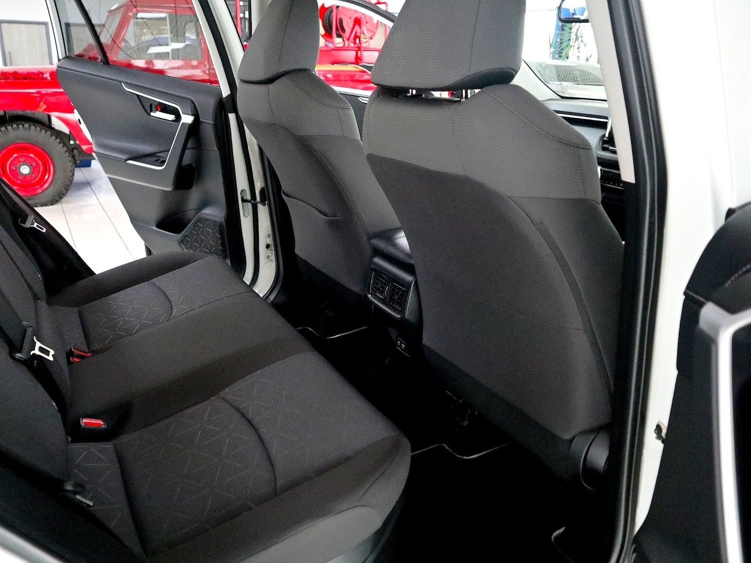 Used Toyota RAV4 2021 for sale - 76911407: Photo 19