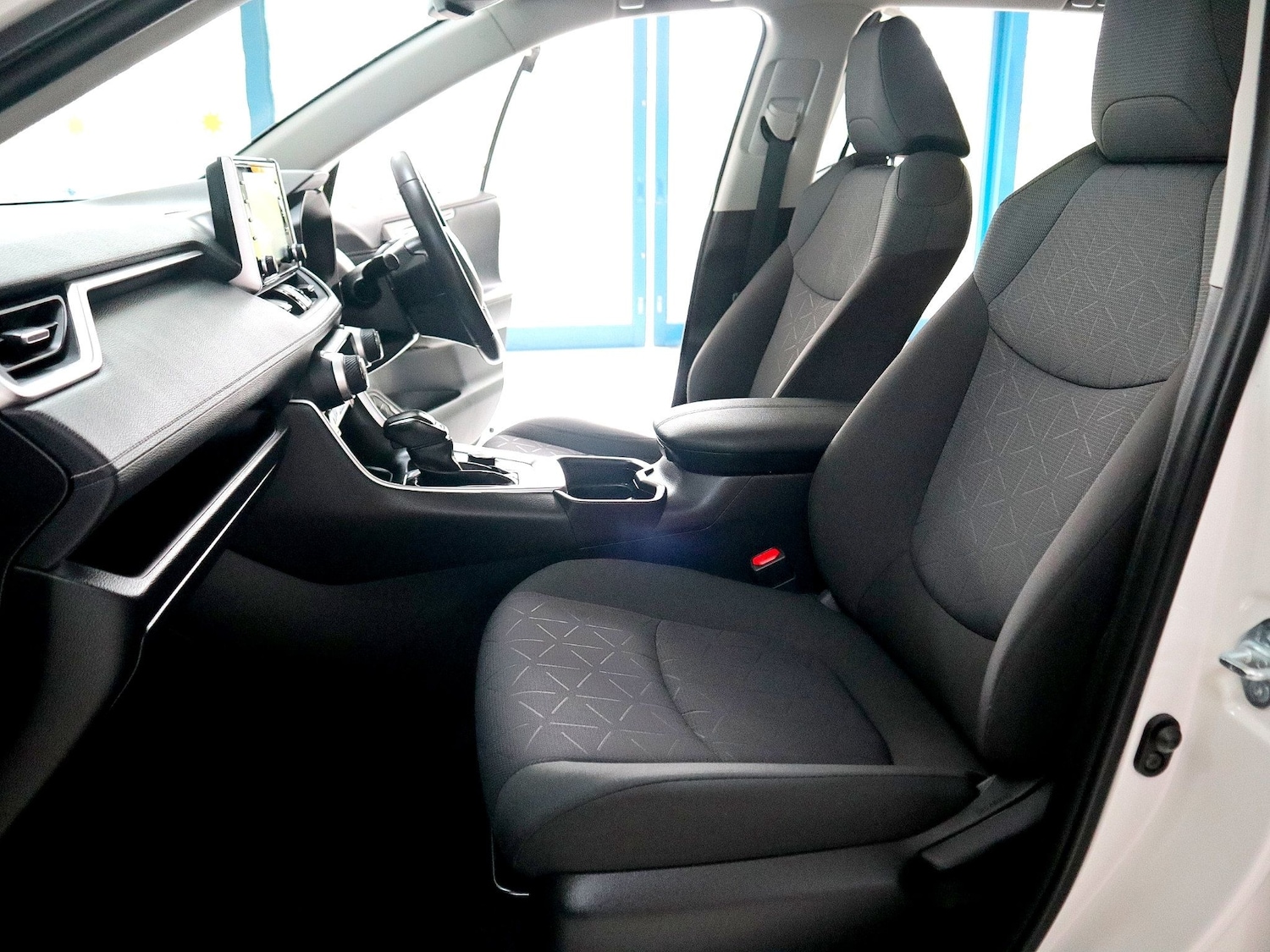 Used Toyota RAV4 2021 for sale - 76911407: Photo 22