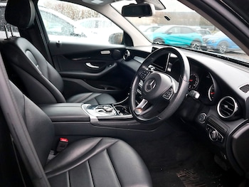 Used Mercedes-Benz GLC 2018 for sale - 77781993: Photo