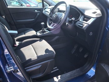 Used Renault Captur 2020 for sale - 79143818: Photo