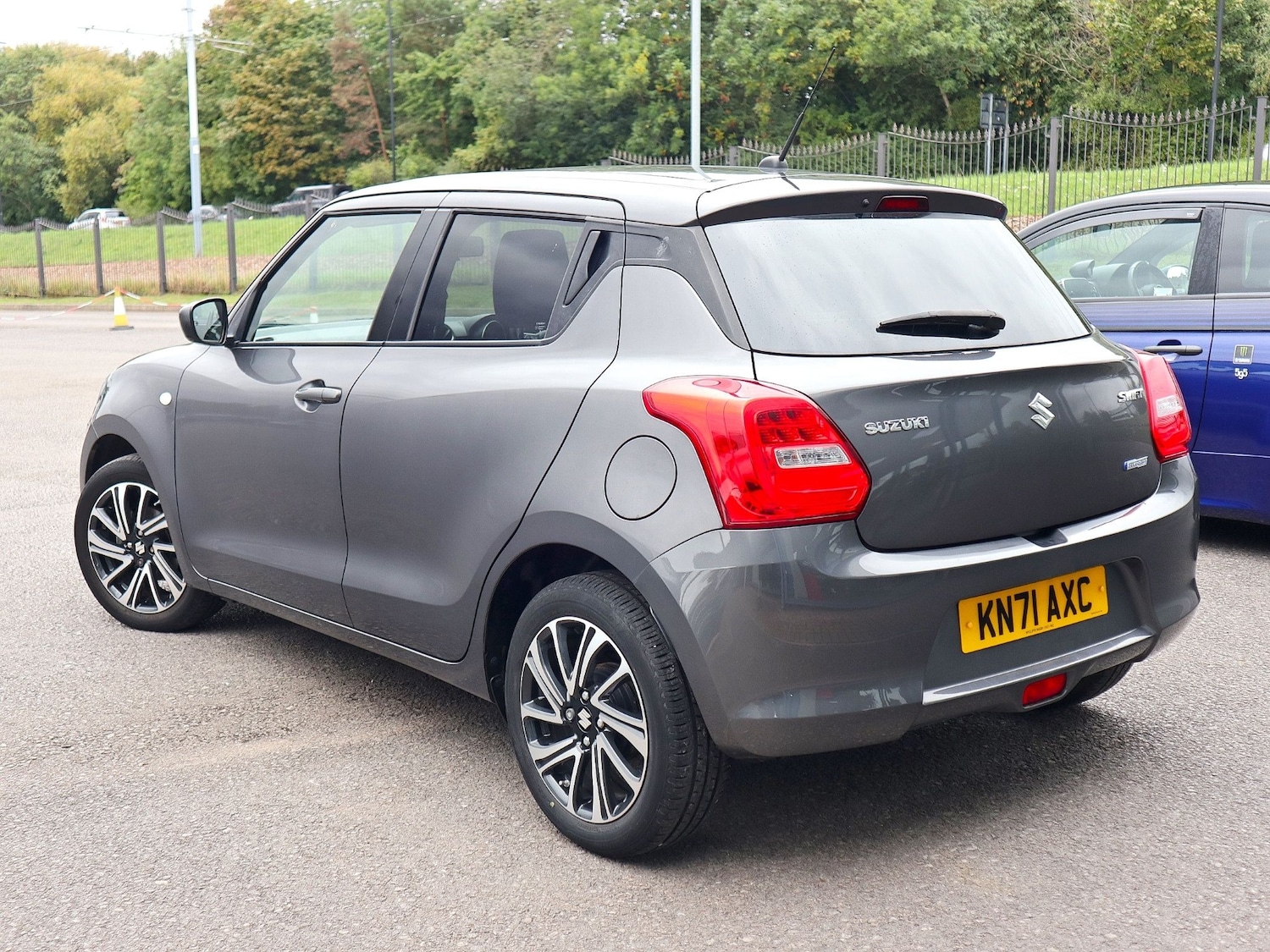 Used Suzuki Swift 2021 for sale - 76082894: Photo 2