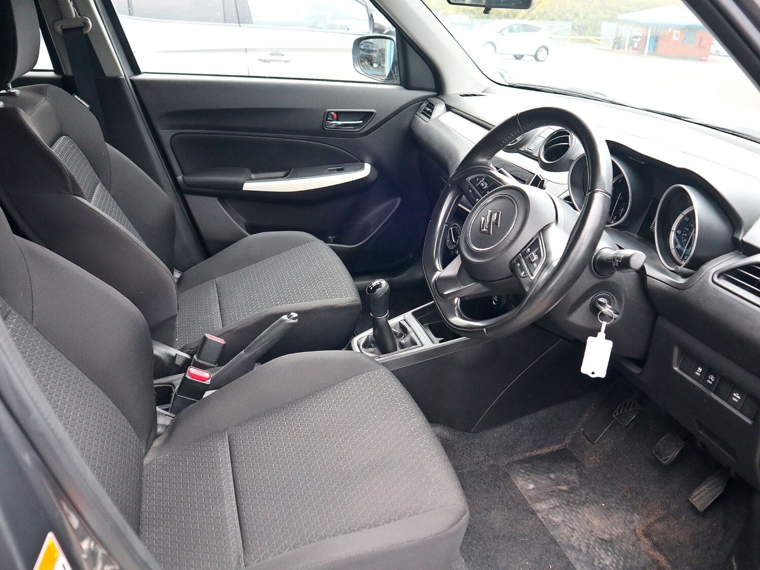 Used Suzuki Swift 2021 for sale - 76082894: Photo 3