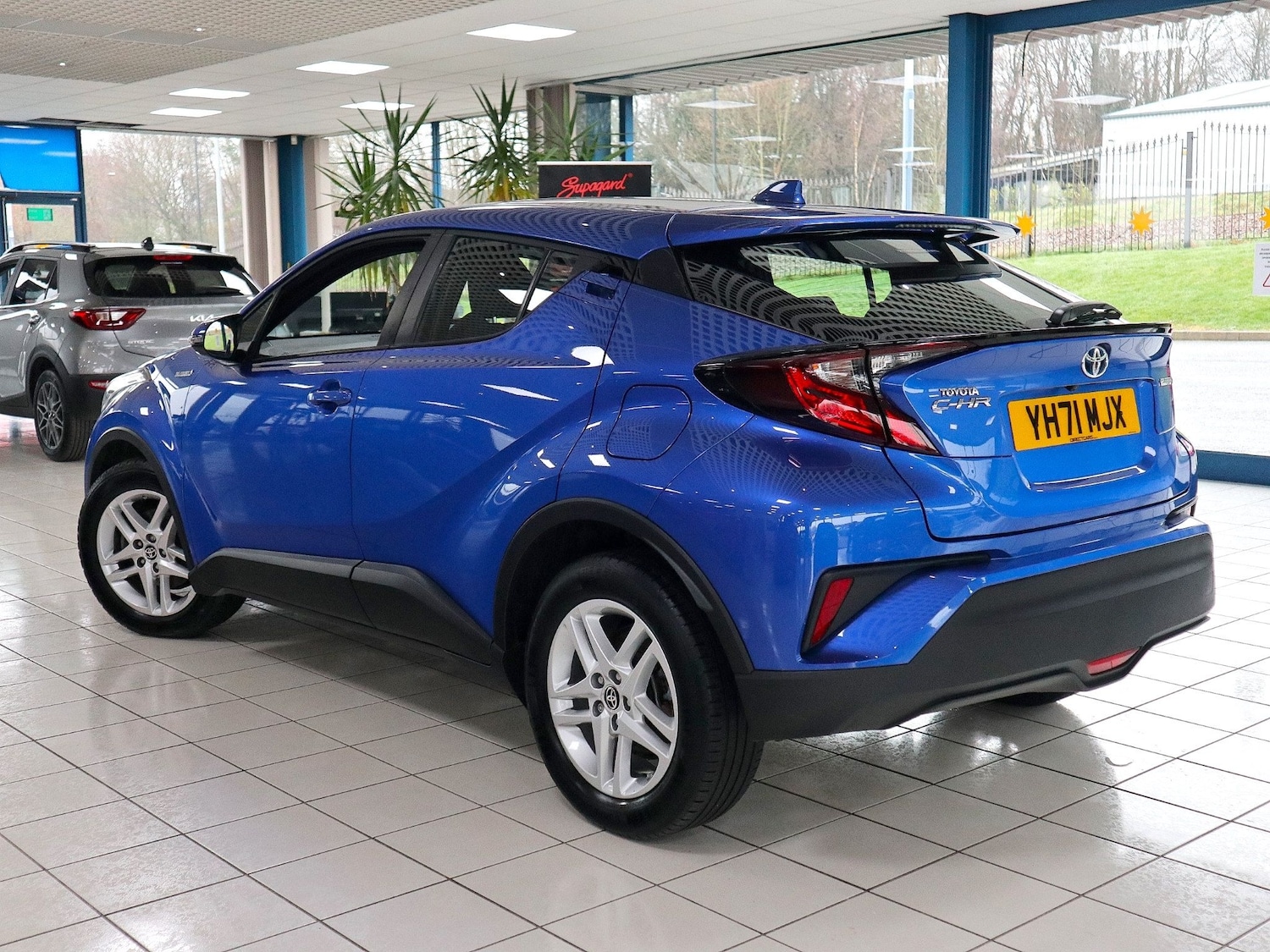 Used Toyota C-HR 2021 for sale - 77385454: Photo 2