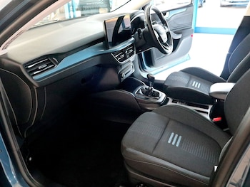 Used Ford Focus 2022 for sale - 76369492: Photo