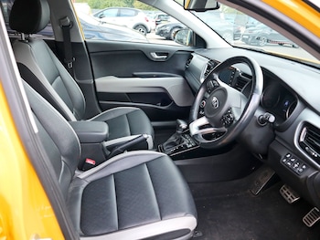 Used Kia Stonic 2020 for sale - 75668367: Photo
