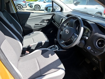 Used Toyota Yaris 2019 for sale - 78360730: Photo