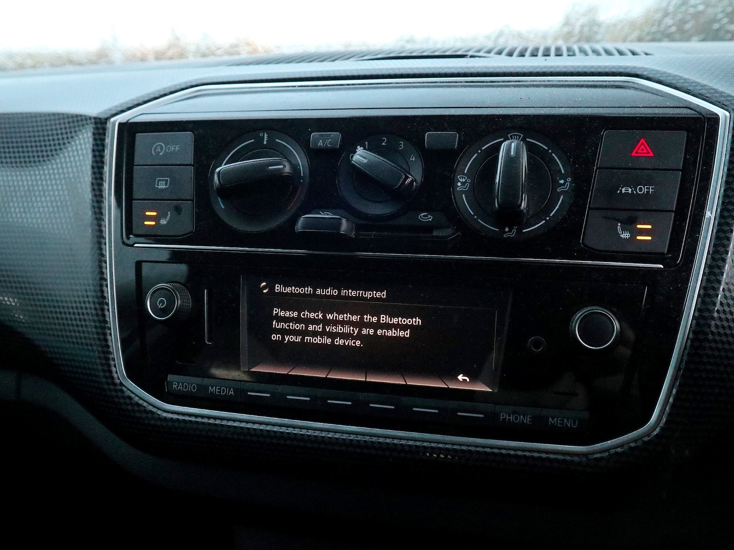 Used Volkswagen up! 2023 for sale - 76431097: Photo 2