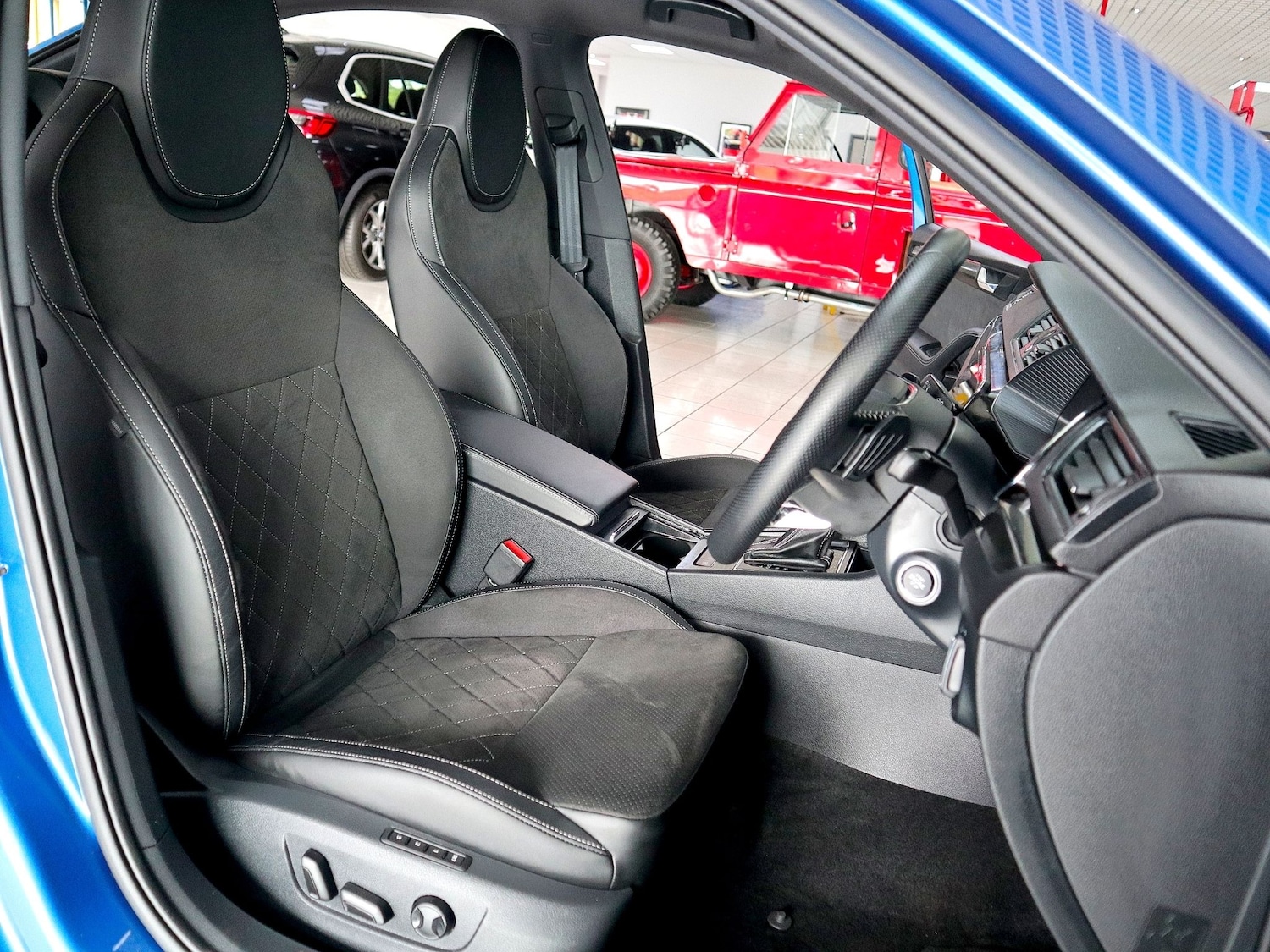 Used Skoda Superb 2023 for sale - 75718539: Photo 18