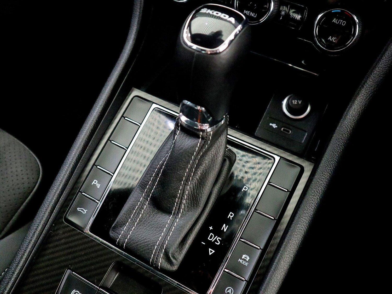 Used Skoda Superb 2023 for sale - 75718539: Photo 36