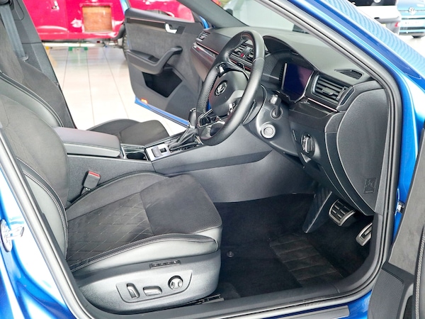 Used Skoda Superb 2023 for sale - 75718539: Photo 3