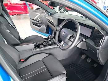 Used Vauxhall Astra 2024 for sale - 79424429: Photo