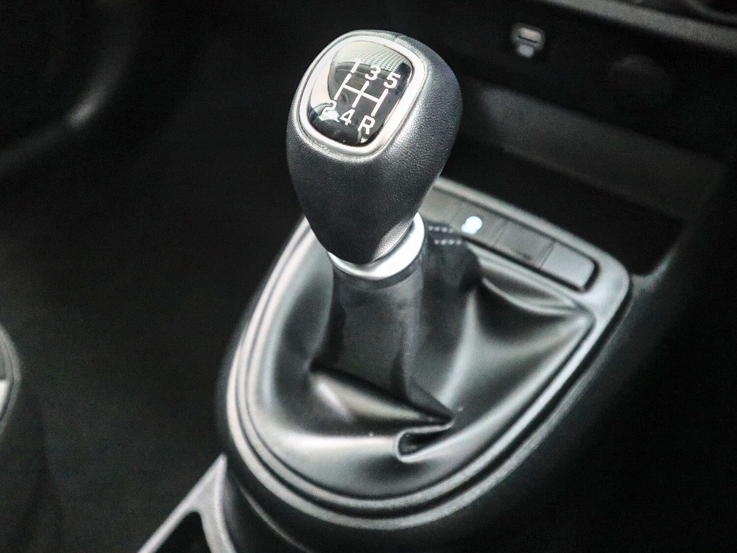 Used Hyundai i10 2022 for sale - 77656520: Photo 33