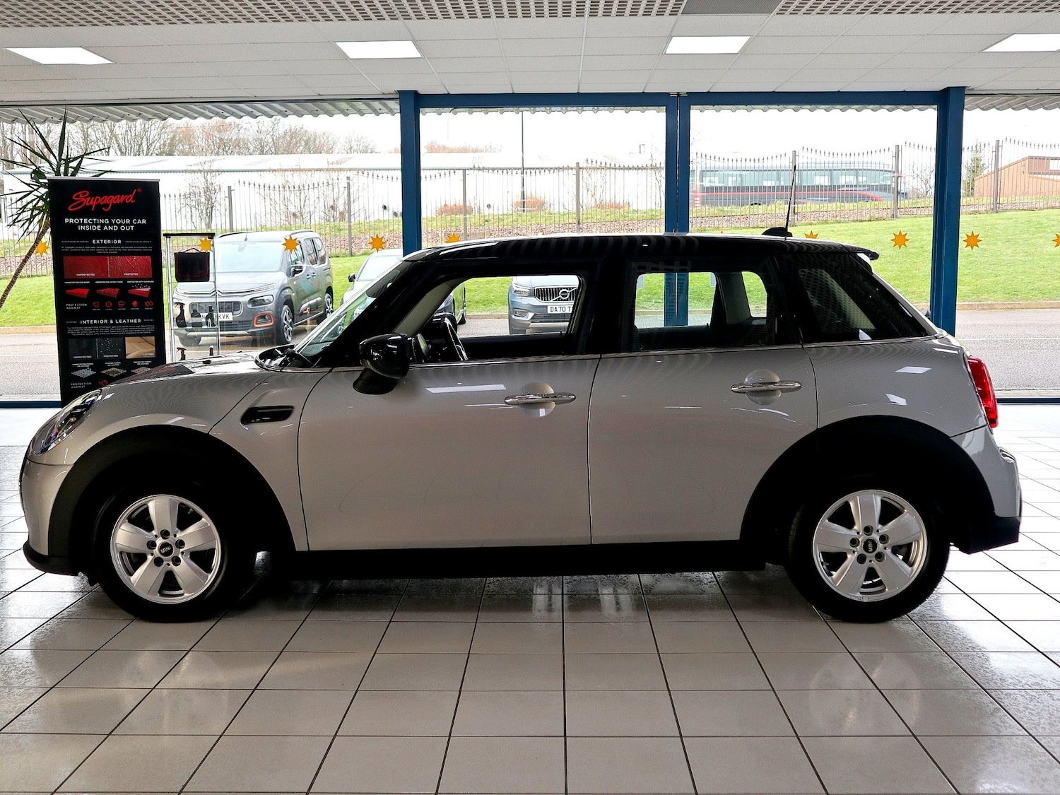 Used MINI Hatch 2024 for sale - 77008428: Photo 10