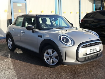 2024 - 1.5 Cooper Classic 5dr Auto [Comfort/Nav Pack]