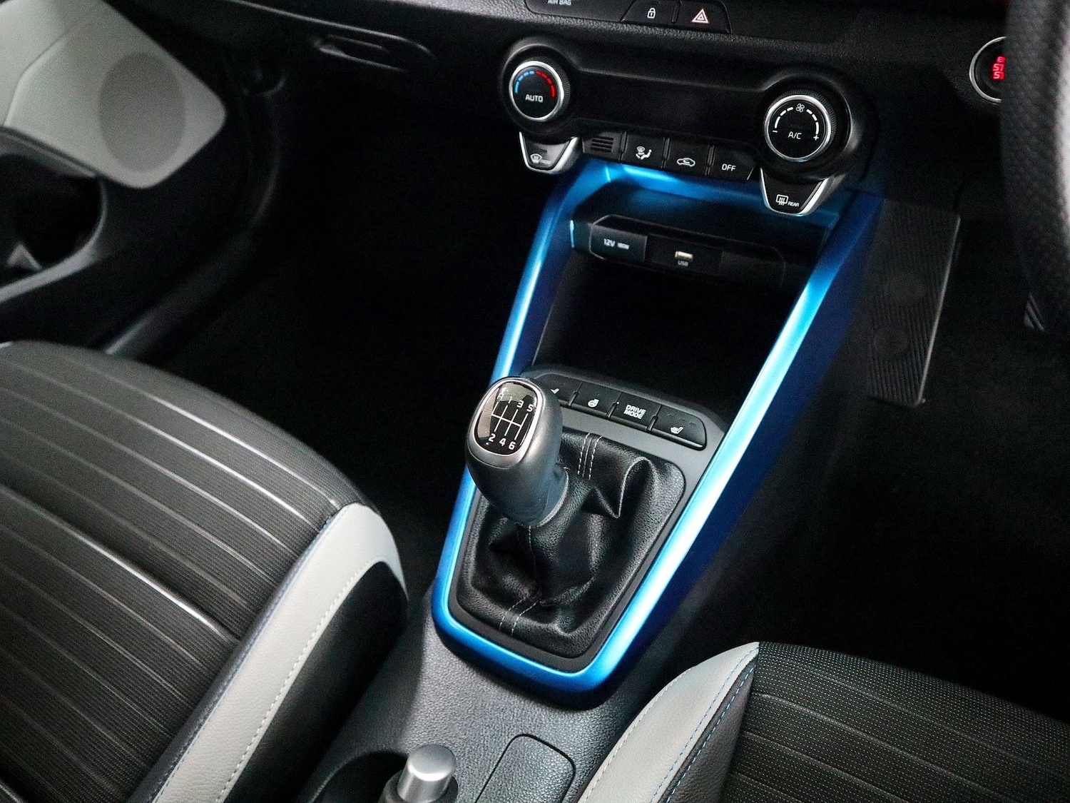 Used Kia Stonic 2024 for sale - 77008429: Photo 30