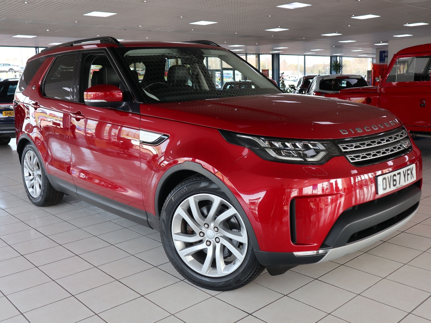Used Land Rover Discovery 2017 for sale - 76618840: Photo 1