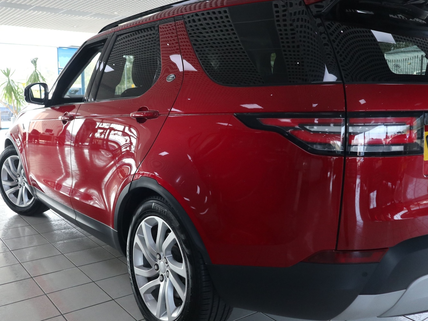 Used Land Rover Discovery 2017 for sale - 76618840: Photo 13