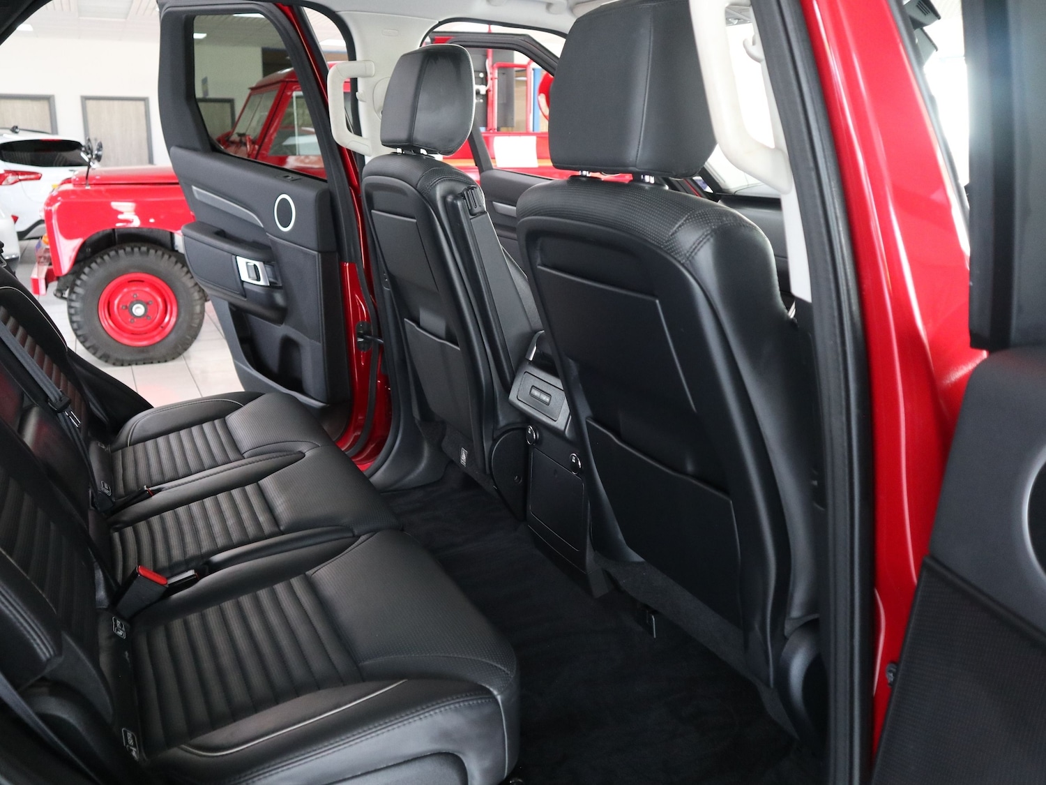 Used Land Rover Discovery 2017 for sale - 76618840: Photo 21