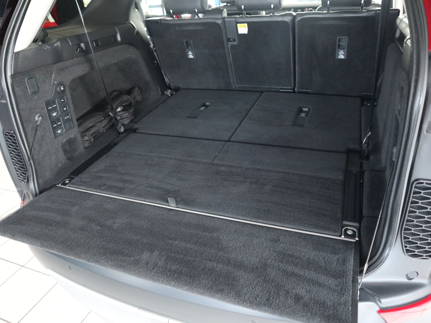 Used Land Rover Discovery 2017 for sale - 76618840: Photo 24