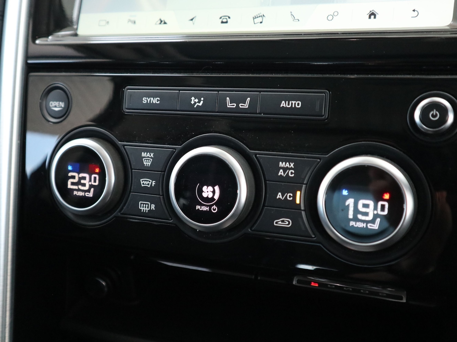 Used Land Rover Discovery 2017 for sale - 76618840: Photo 45