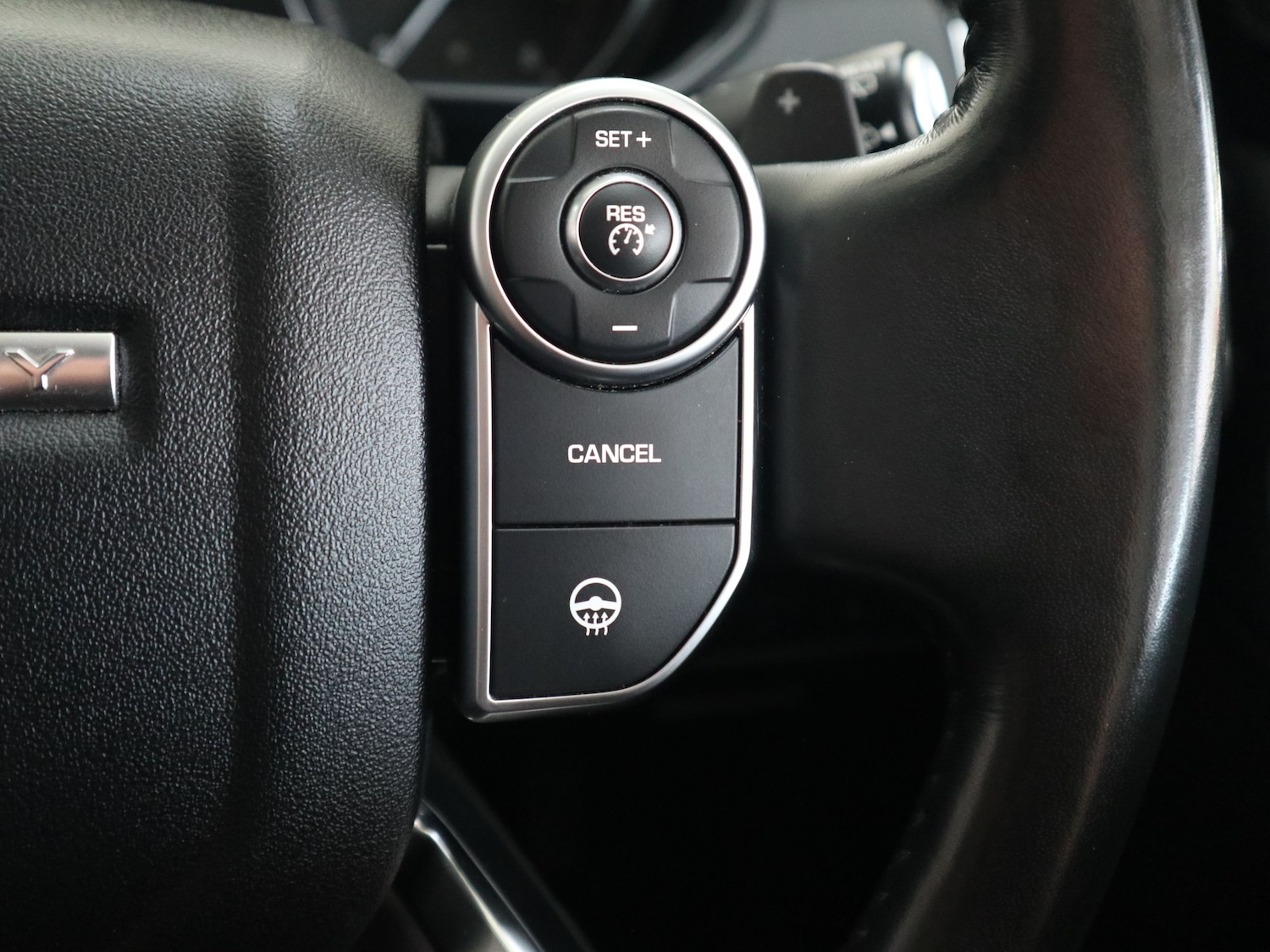 Used Land Rover Discovery 2017 for sale - 76618840: Photo 50