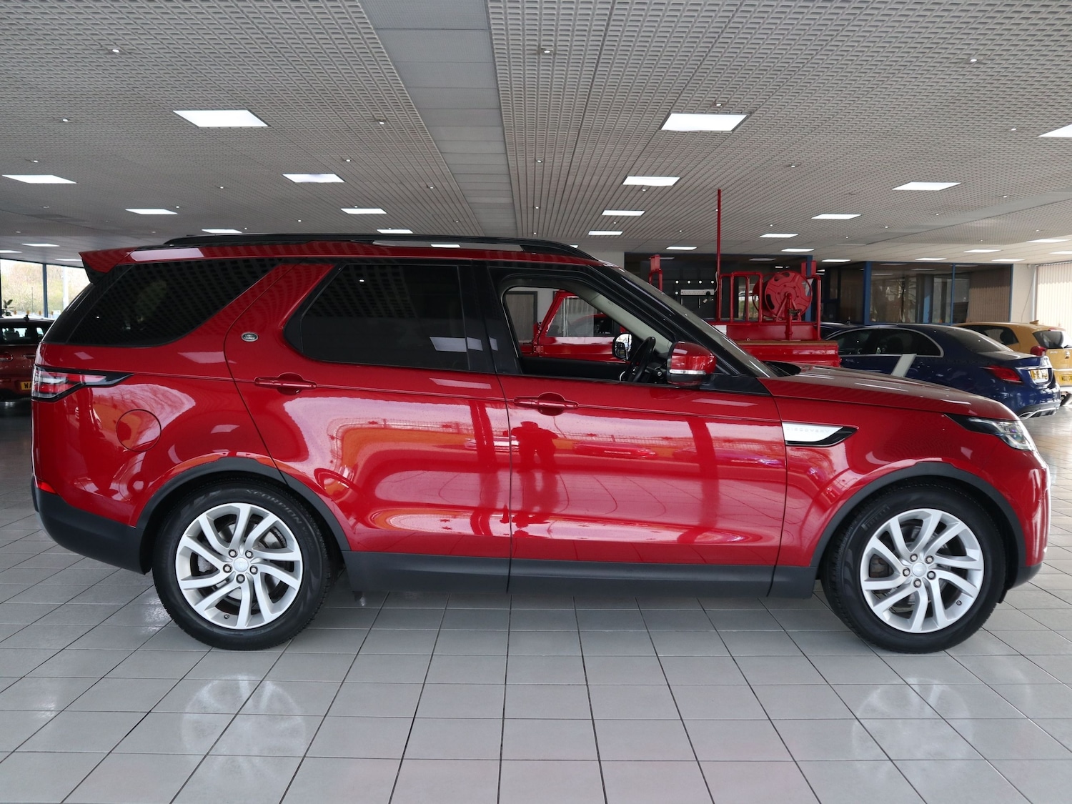 Used Land Rover Discovery 2017 for sale - 76618840: Photo 6