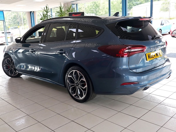 Used Ford Focus 2024 for sale - 74617861: Photo 2