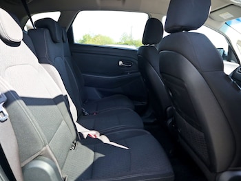 Used Kia Carens 2018 for sale - 78333392: Photo