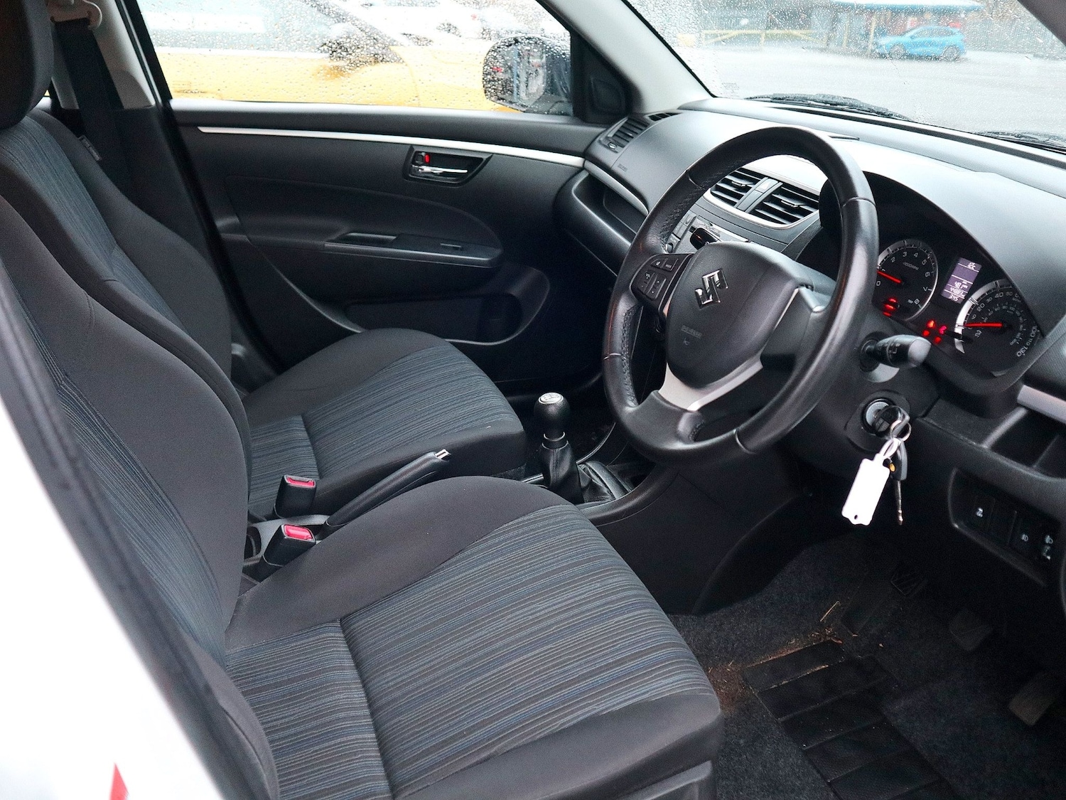 Used Suzuki Swift 2017 for sale - 76511071: Photo 3