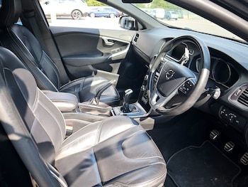 Used Volvo V40 2019 for sale - 79180086: Photo