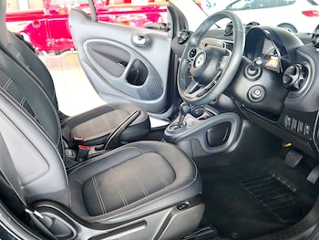 Used smart fortwo 2017 for sale - 74956567: Photo