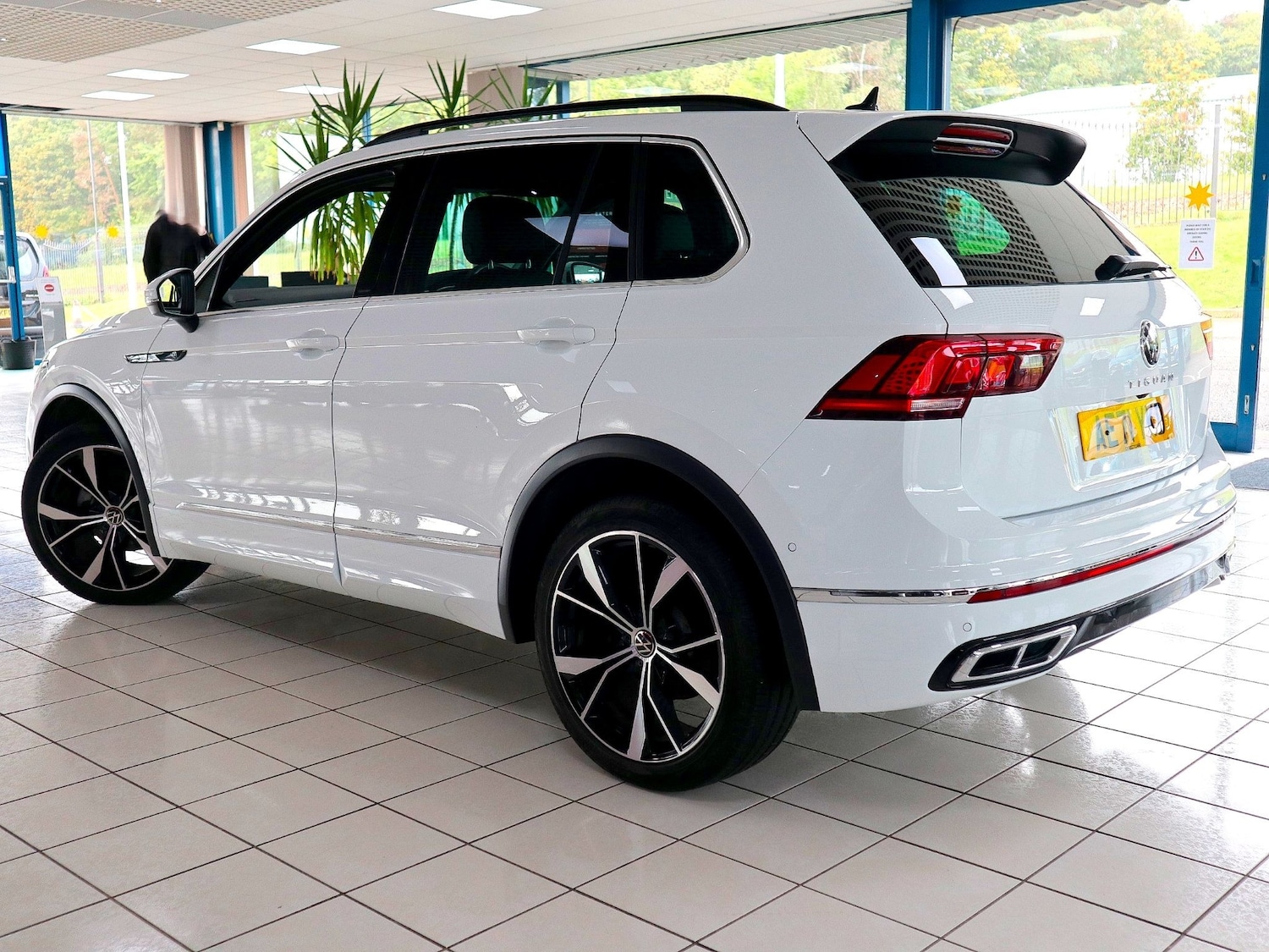 Used Volkswagen Tiguan 2021 for sale - 76281802: Photo 2