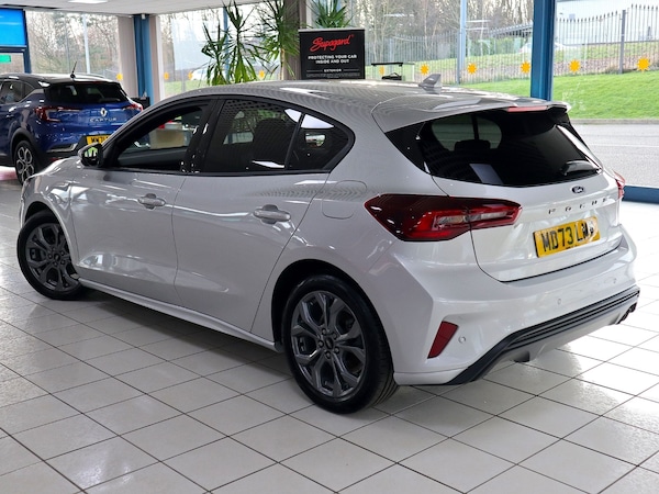 Used Ford Focus 2023 for sale - 74179387: Photo 2