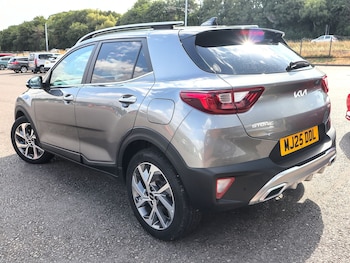 Used Kia Stonic 2025 for sale - 79386554: Photo