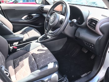 Used Toyota Yaris Cross 2023 for sale - 78502986: Photo