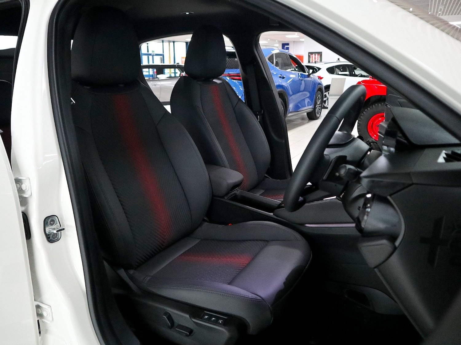 Used Alfa Romeo Junior 2025 for sale - 77303920: Photo 16